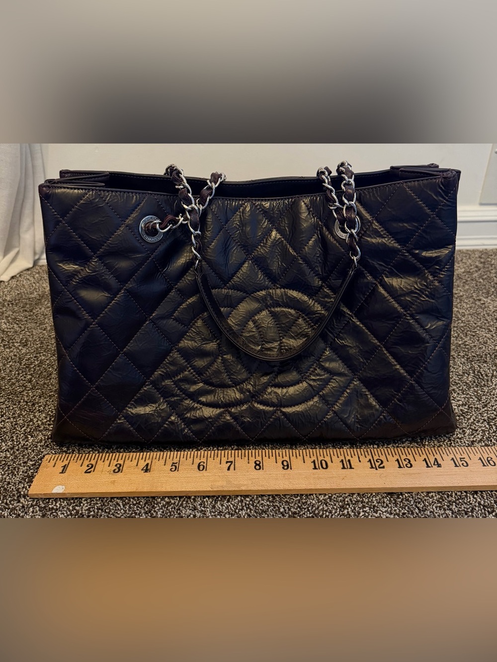 Chanel Grand Shopping Tote Dark Burgundy Brown Glazed Crumpled Calfskin 2009 GST - Picture 14 of 16